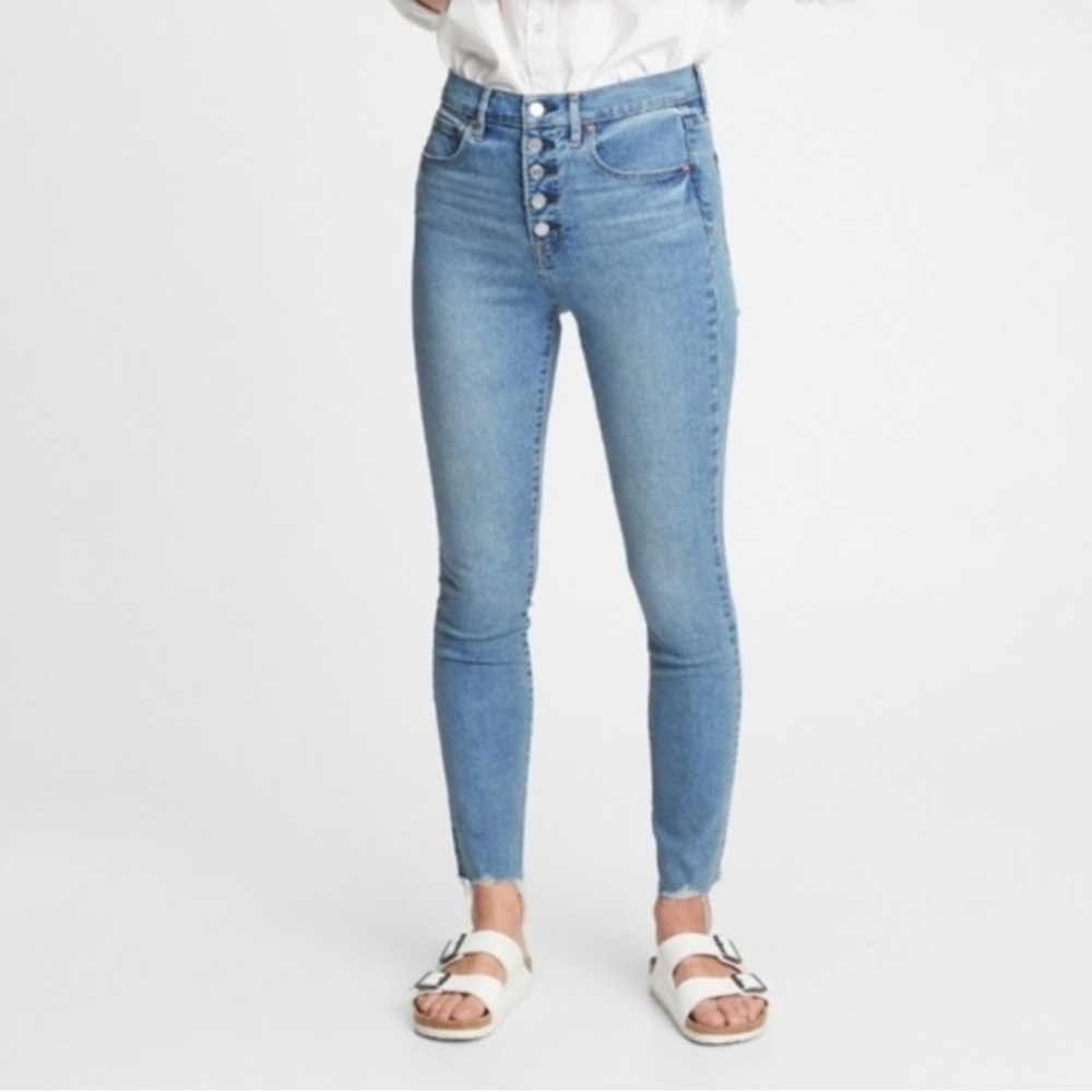 GAP | Lightwash Button Fly Frayed Hem True Skinny Jeans